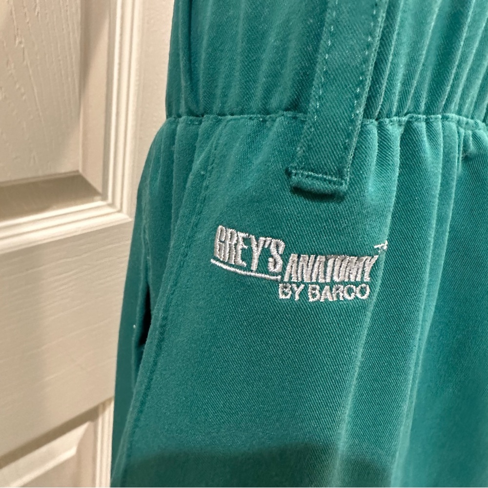 Grey’s Anatomy Signature Teal Green Women’s Midrise Straight Leg Cargo SP - - Picture 9 of 10